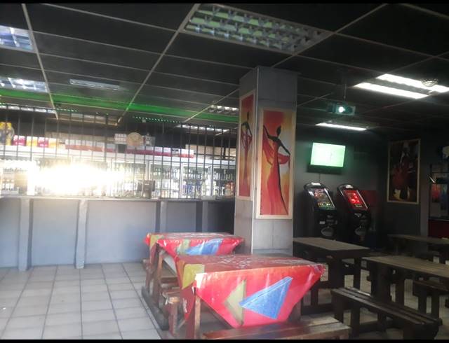 1,400M² BUSINESS FOR SALE IN RUSTENBURG CENTRAL